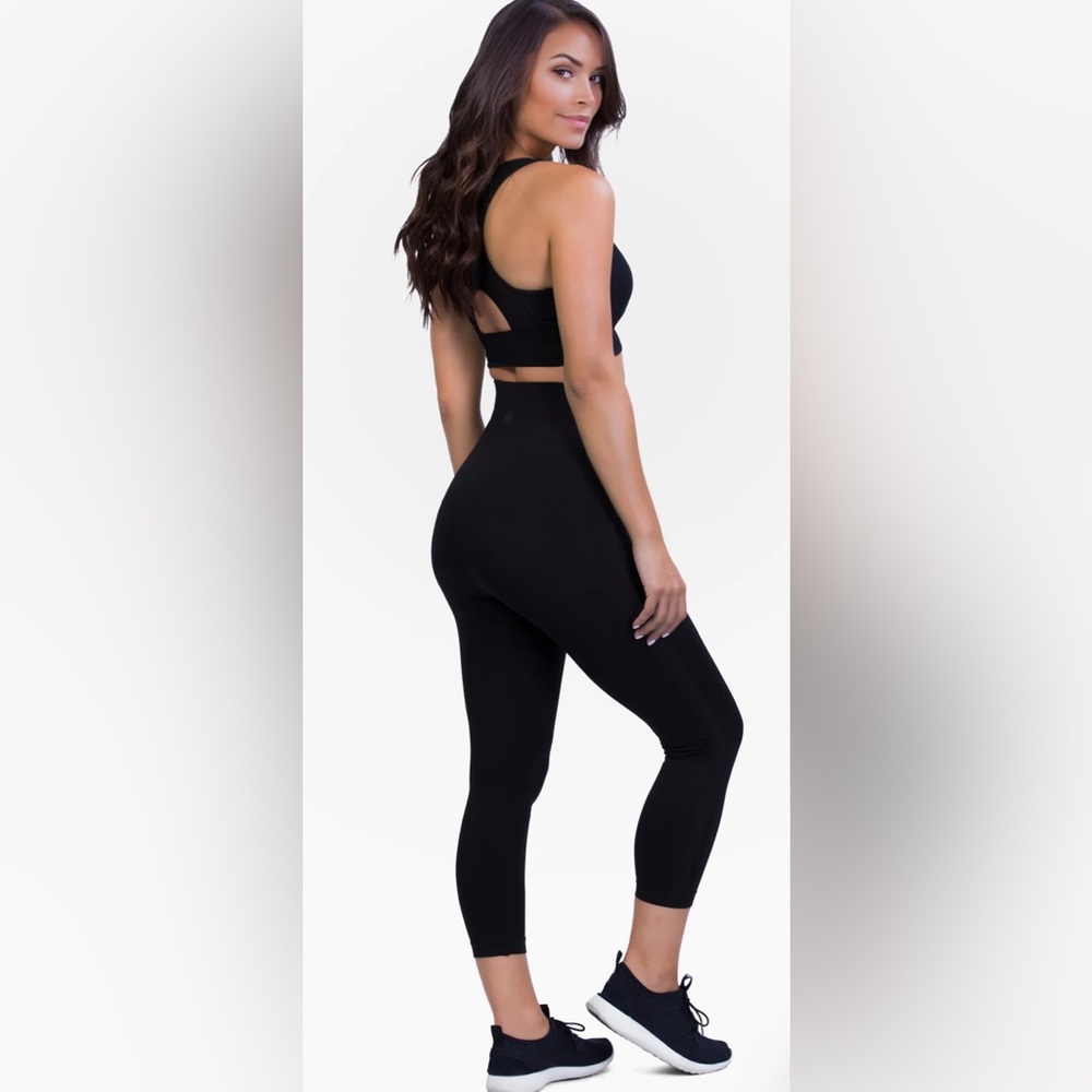 Belly Bandit Capri Leggings Size Large